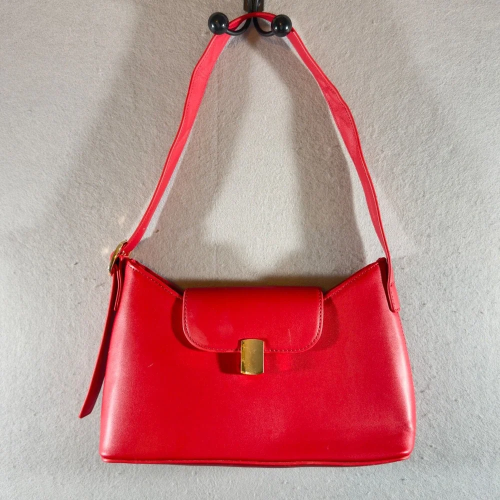 593 | NWOT Old Navy Red Womens Faux Leather Minimalist Shoulder Baguette Bag Red